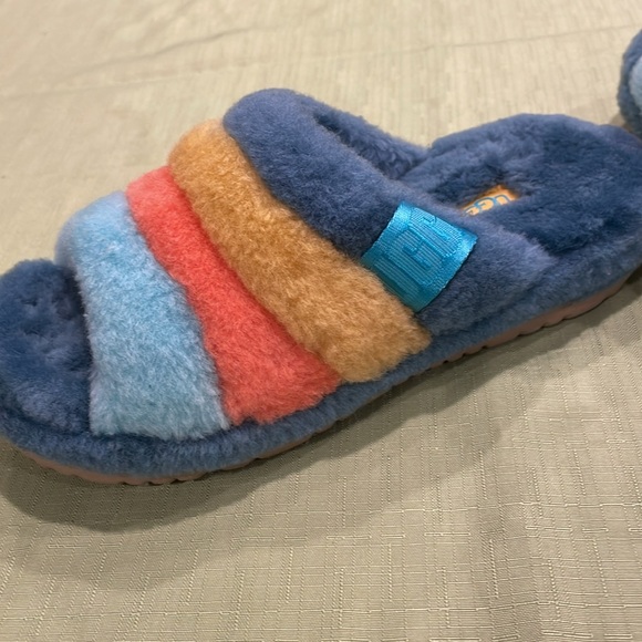 Ugg Fluff You Cali Stripe slip on loafers. So comfy! Great Preworn condition! - Picture 11 of 11